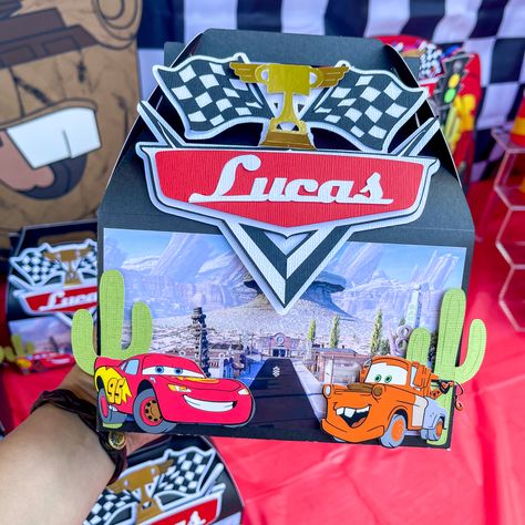 Mothers Crafts, Cars Mcqueen, Mimi Birthday, Cars Birthday Party Decorations, Disney Cars Party, Car Themed Parties, Car Birthday Theme, Cars Theme Birthday Party, Cars Party