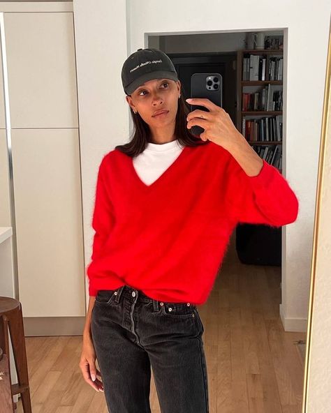 8 Elegant Winter Trends to Wear for Holiday Travel | Who What Wear Red Jumper Outfit, Sweater Outfit Ideas, Jumper Outfit, Chic Sweater, Sweater Outfit, Chic Sweaters, Denim Trends, Winter Trends, Red Sweater