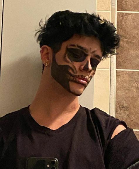 instagram:@imardarosaa Halloween Schminke, Funny Sherlock, Skeleton Makeup, Fun Makeup, Cool Makeup Looks, Sherlock Funny, Cool Makeup, Aesthetic Style, Man Candy