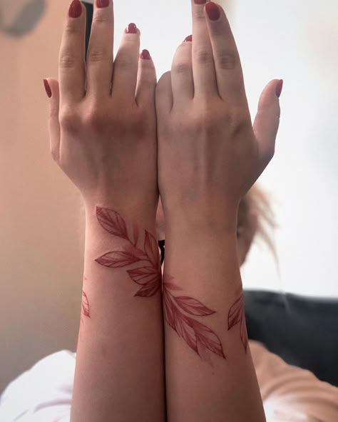 Red Vines Tattoo, Red Leaf Tattoo, Tattoo Design Arm, Brown Tattoo Ink, Flower Vine Tattoos, Red Flower Tattoos, Arm Tattoo Ideas, Red Tattoo Ideas, Browning Tattoo