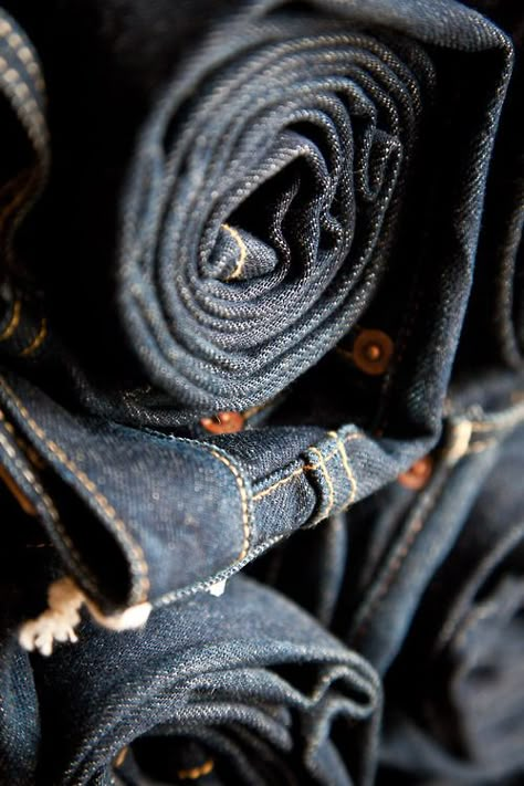 . Jeans Recycling, Denim Men, Denim Workwear, Denim Inspiration, Jeans Boots, Rugged Style, Clothing Photography, Selvedge Denim, Raw Denim