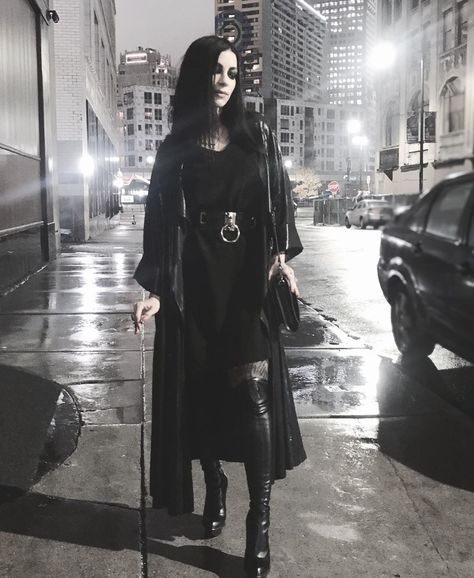 5,710 mentions J’aime, 80 commentaires - J E S S I C A  H A Z E (@jessicahazemua) sur Instagram : "🖤🦇 Devils Night featuring my ‘comes out of the closet a few times a year’ Stella McCartney boots I…" Stella Mccartney Boots, Dark Beauty Fashion, Goth Outfit Ideas, Coming Out Of The Closet, The Real Real, Corporate Goth, Devils Night, Alt Outfits, Out Of The Closet