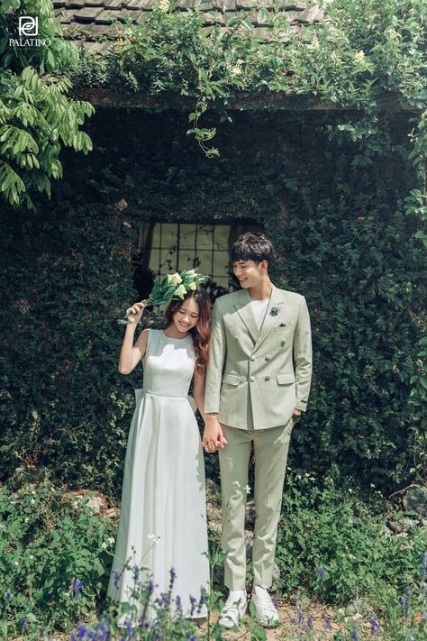 Garden Prewedding, Pose Prewedding, Prenup Ideas, Post Wedding, Art Wedding, Wedding Photoshoot, Fine Art Wedding, Pre Wedding, Garden Ideas