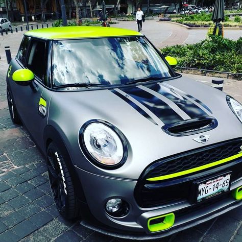 Beautifull mini cooper s  @minifanpanama  #green #grey #mini #minicoopers #minis #f56 Mini Cooper Modified, Mini Cooper Stripes, Mini Cooper Custom, Austin Seven, Mini Cooper Clubman, Mini Copper, Mini Convertible, Mini Cooper Countryman, Mini Coopers