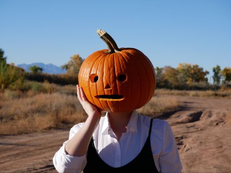 Fall aesthetic, halloween, halloween inspo, pumpkin head, jack o’lantern, autumn, farm, photoshoot, dark academia, over the garden wall, halloween costume, pumpkin carving, halloween looks Carved Pumpkin Photoshoot, Jack Pumpkin Head, Halloween Costume Pumpkin Head, Jack O Lantern Head Photoshoot, Over The Garden Wall Jack O Lantern, Halloween Reference Photos, Pumpkin Head Halloween Costume, Diy Pumpkin Head Costume, Pumpkin Head Carving Ideas