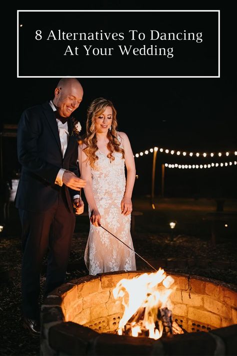 Fire Pits At Weddings, Bonfire Wedding Ceremony, Fire Pit Wedding Reception, Wedding Without Reception, Bonfire Reception Ideas, Beach Bonfire Wedding Reception, Bonfire Wedding Ideas, Campfire Wedding Ideas, Bonfire Set Up Ideas