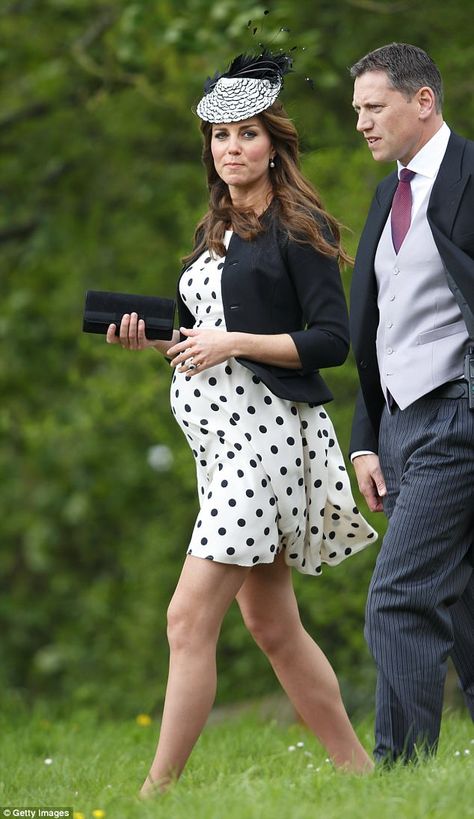 The Duchess of Cambridge, 35, pictured heavily pregnant with Prince George in May 2013, revealed that she was banned from the Wimbledon final when she was pregnant Kate Middleton Maternity Style, Ducesa Kate, Vévodkyně Kate, Celebrity Maternity, Kate Middleton Pregnant, Celebrity Maternity Style, Duchesse Kate, Düşes Kate, Princesse Kate Middleton