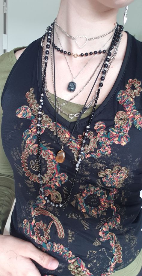 Goth Necklaces Layered, Layered Necklaces Aesthetic Grunge, Jewelry Layering Aesthetic, Goth Layered Necklaces, Necklace Combos Aesthetic, Long Necklace Outfit, Whimsigoth Jewelry, Jewellery Layering, Bracelets Stacking