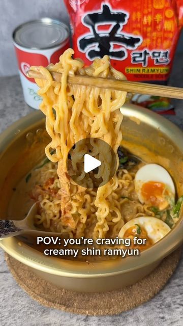 lengluicooks ⋆∘.⋆ .⋆☼⁎ *• on Instagram: "Have you ever had a late night craving for Shin Ramyun? 🤤​  Here’s how i make a creamy, rich and aromatic Shin Ramyun that would fix your craving.  Ingredients: ½ Can CARNATION®️ Evaporated Creamer 1 pack Nongshim Shin Ramyun  200ml Water 1 Jammy egg Kimchi  Spring onion  Method: 1. Boil water in a pot.  2. Add CARNATION®️ Evaporated Creamer, Shin Ramyun noodles, kimchi, dried vegetables and seasoning.  2. Cook for 4 minutes over medium heat 3. Serve with seaweed, jammy egg, more kimchi and spring onion. Enjoy!  Highly recommended for you guys to try out this Shin Ramyun. Comment down below if you tried it and tag me too!  #BestGilerRamyunBerkrim #CarnationMalaysia  #NongshimMalaysia #ShinRamyun  @carnation.malaysia  @nongshim_malaysia #Ramyun #Kor Ramen With Kimchi, Creamy Shin Ramyun, Shin Ramen Recipes, Shin Ramen Hacks, Shin Ramyun Recipes, Creamy Chicken Ramen, Shin Ramen, Kimchi Noodles, Shin Ramyun