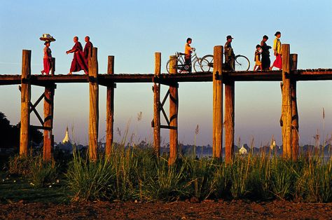 https://flic.kr/p/6133Gy | People crossing U Bein's bridge, Amarapura, Myanmar | People crossing the longest teak bridge in the world at dusk, Amarapura, Myanmar Amarapura, Background For Photography, Myanmar, Sunrise Sunset, Wind Turbine, Teak, Bridge, The World, Travel