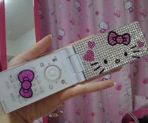 Flip Phone Aesthetic, Flip Phone, Flip Phones, All Things Cute, Everything Pink, Heart Sign, Phone Charm, Girly Things, Gaming Products