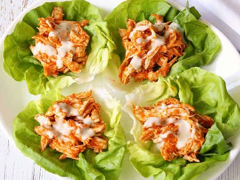 Buffalo Chicken Lettuce Wraps - Healthy Recipes Blog Lettuce Wraps Healthy, Buffalo Chicken Lettuce Wraps, Chicken Lettuce Wraps Recipe, Buffalo Chicken Wraps, Easy Buffalo Chicken, Broiled Chicken, Lettuce Wrap Recipes, Shredded Chicken Recipes, Lettuce Wrap