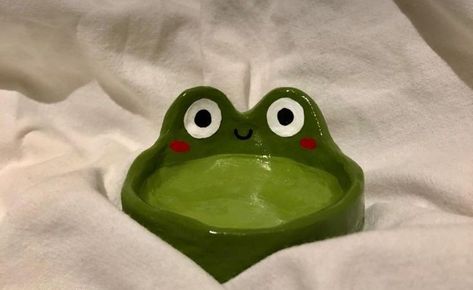 Frog Ashtray Clay, Clay Jewellery Holder, Ceramic Frogs, Clay Diy Projects, Tanah Liat, Clay Crafts Air Dry, Pottery Crafts, Modeling Clay, Ceramics Pottery Art