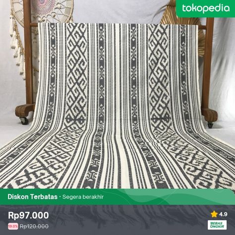 Kain Tenun Blangket Ethnic Motif Bunga Original Handmade - Rp97.000 Grey Throw, Woven Fabrics, Traditional Techniques, Blankets & Throws, Grey And White, Woven Fabric, Blankets, Hand Weaving, Weaving