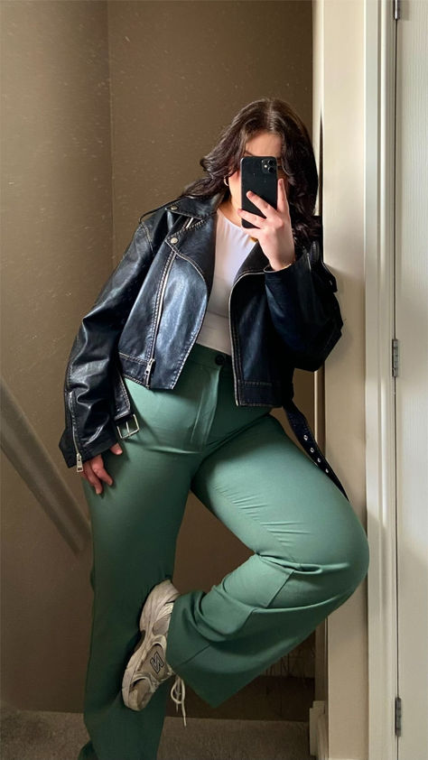 Summer Curvy Outfits Casual, Midsize Body Outfits Spring, Midsize Spring Outfits 2024, Midsize Outfits Work, Big Girl Outfits, Trousers Styling, Spring Outfits Plus Size, Faux Leather Jacket Outfit, Cute Clothing Ideas