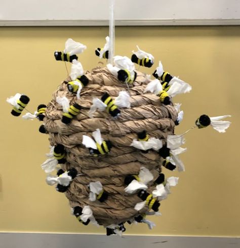 Beehive Craft Ideas For Kids - Kids Art & Craft Craft With Yarn, Beehive Craft, Bee Hives Diy, Beehive Art, Bee Hive Craft, Honey Hive, Bee Activities, Bee Classroom, Tissue Paper Crafts