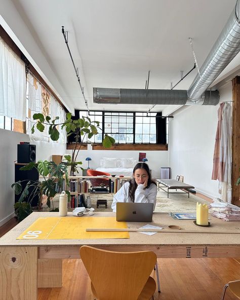 Living Room Working Space, Nyc Home Office, Creative Office Aesthetic, Low Ceiling Office Design, Working From Home Setup, Living Room And Work Space Together, Shared Office Space Ideas, Loft Workspace, Work Remote