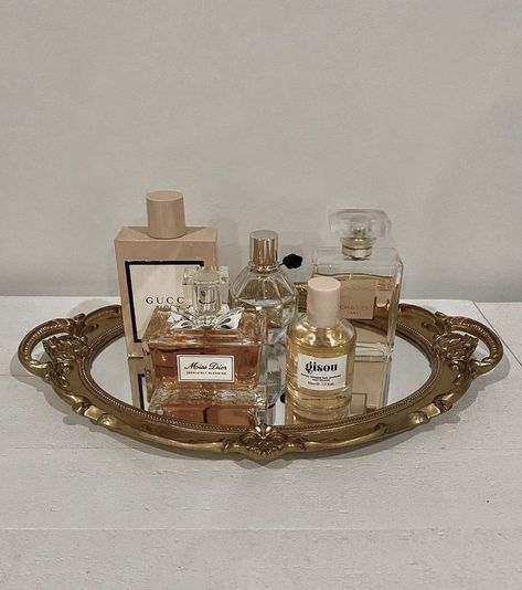 Perfume Tray Aesthetic, Princesscore Bedroom, Gold Mirror Vanity, Curved Vanity, Perfume Stand, Bathroom Vanity Tray, Candle Holder Tray, Mirror Vanity Tray, Perfume Display