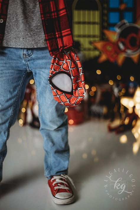 Super Hero Birthday Photo Shoot, Spidey And His Amazing Friends Photoshoot, Marvel Birthday Photoshoot, Spider-man Pictures, Spiderman Photoshoot Kids, Spider Man Photo Shoot, Avengers Photoshoot, Super Hero Photo Shoot, 5th Birthday Photoshoot Ideas