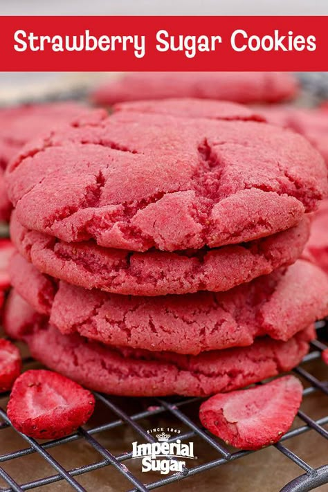 Recipes With Strawberry Extract, Strawberry Cake With Freeze Dried Strawberries, Freeze Dried Strawberry Powder Recipes, Strawberry Snickerdoodle Cookies, Freeze Dried Strawberries Uses, Dried Strawberry Cookies, Strawberry Food Recipes, Freeze Dried Strawberries Recipe, Recipes With Freeze Dried Strawberries