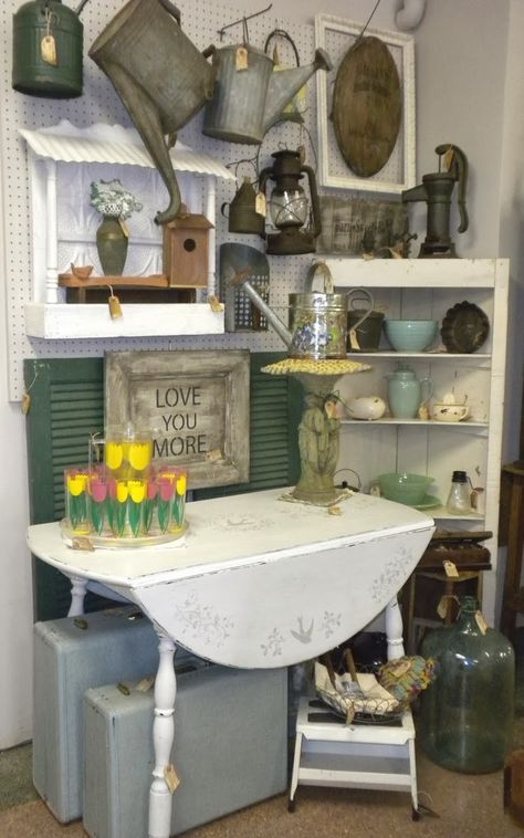 Remember to go vertical with craft show display...hang pegboard as a back drop. Vintage Market Booth, Vintage Booth Display, Flea Market Booth, Vintage Store Displays, Antique Mall Booth, Antique Booth Displays, Antique Booth Ideas, Booth Decor, Antique Booth