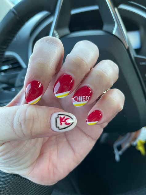 Kc Chiefs Nails Manicures, Kc Chiefs Football Nails, Superbowl Nails Chiefs, Kansas City Chiefs Nail Designs, Kansas City Chiefs Acrylic Nails, Kc Chiefs Nails Simple, Chiefs Nail Ideas, Kc Nails Kansas City, Kansas City Chiefs Nail Art