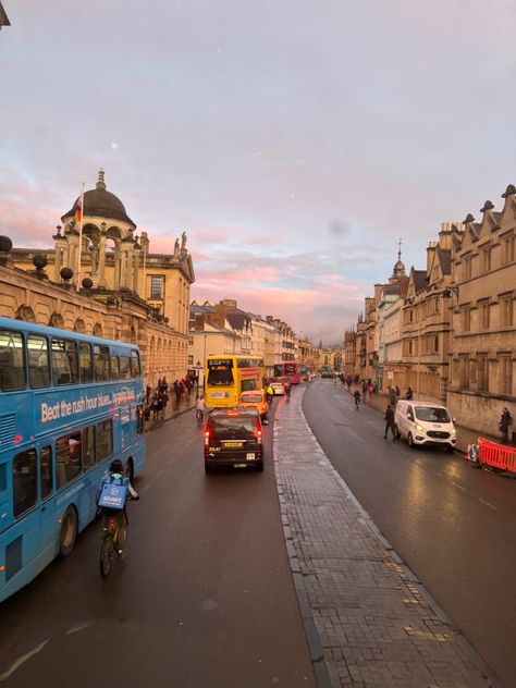 Oxford, oxford city centre, city centre, england, uk, united kingdom, town Oxford City Aesthetic, Uk Study Abroad, Oxford England Aesthetic, Study Abroad England, Oxford Aesthetic, Oxford Town, University In England, Oxford City, England Aesthetic