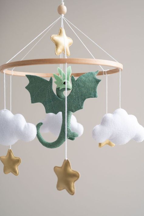 This dragon mobile nursery is an excellent decor for your baby’s nursery, pregnant sister gift, expecting mom gift. This mobile is made in colors for boy. This is a great gift for a baby shower or newborn present. Newborn Present Ideas Diy, Nursery Fantasy Theme, Mythical Nursery Theme, Dnd Nursery Theme, Fantasy Themed Nursery, Nature Nursery Ideas, Nerdy Baby Nursery, Fantasy Nursery Theme, Baby Dragon Baby Shower Ideas