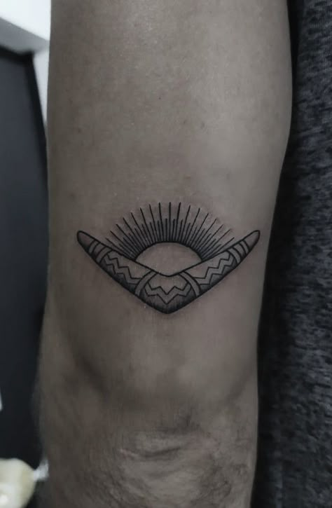 Boomerang Tattoo Design, Australian Tattoo Ideas, Australia Tattoo Ideas, Boomerang Tattoo, Aus Tattoo, Boomerang Ideas, Australia Tattoos, Wind Tattoo, Australia Tattoo