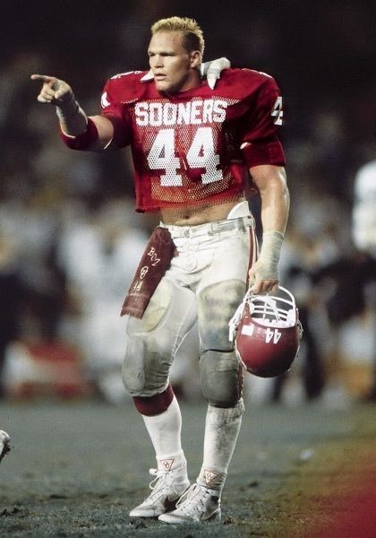 The most feared man on the field was a man wearing a crop top Brian Bosworth, Ou Sooners Football, Sooner Football, Oklahoma Sooners Football, Oklahoma University, Sooners Football, College Football Players, Oklahoma Football, Ou Football