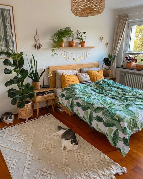 NICKI 🌞 Cats & Interior | I used to be a crazy plant lady 😅 Now I’m just a plant lady I‘d say 😄 But some years ago I owned almost 200 plants 😂 It got a bit out of ha… | Instagram Maximalist Room, Maximalist Bedroom, Black Room Decor, Too Much Work, Crazy Plant Lady, West Seattle, Black Room, Bohemian Bedroom Decor, Toddler Rooms