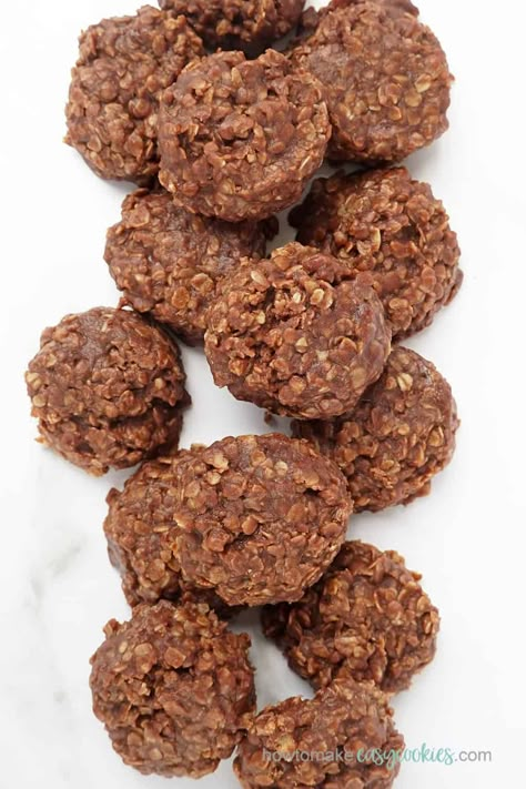 The BEST no bake cookies -- cocoa, peanut butter, oatmeal EASY cookies The Best No Bake Cookies, Drop Cookies No Bake, No Bake Fudge, Best No Bake Cookies, Oatmeal No Bake Cookies, No Bake Oatmeal, Refrigerator Cookies, Oatmeal Cookies Easy, Peanut Butter Oatmeal Cookies