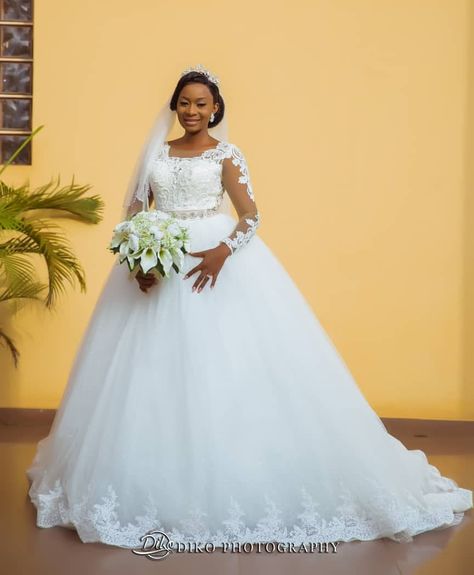 bridesnmore on Instagram: “@oreoluwaoba ...so many beautiful photos💕💕💕 photographer @dikophotography” Classy Elegant Wedding Dress Romantic, Wedding Dresses Pregnant Brides, Wedding Dress Big Size, Wedding Dresses Sheer, Latest Wedding Gowns, White Wedding Gown, African Bridal Dress, Wedding Gown Ideas, Plus Wedding Dresses