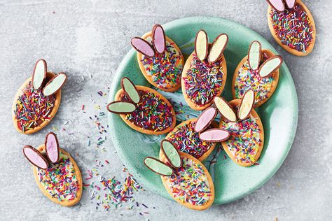 Bunny Biscuits, Arrowroot Biscuits, Easter Brownies, Baking Biscuits, Easter Cooking, Easter Biscuits, Cookie Recipes For Kids, Egg Nutrition, Jelly Cookies