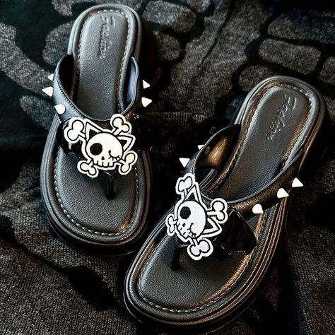 😈😈Perfect for casual outings, these gothic crocs hollows shoes and slippers feature a thick, non-slip sole that ensures safety and comfort. 👉Search ‘VILAC-009’ on devilinspired.com #devilinspired #gothic #gothicshoes #gothicfashion #crocshoes #slippers #summerslippers Subculture Fashion, Gothic Summer, Wings Skeleton, Steampunk Fashion Male, Gothic Shoes, Pink Fox, Platform Flip Flops, Steampunk Accessories, Plush Backpack