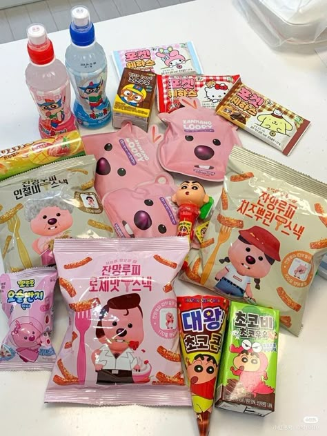 Asian Snacks Aesthetic, Snack Korea, Japan Snacks, Japanese Candy Snacks, Korean Snacks, Kawaii Cooking, Asian Snacks, Junk Food Snacks, Cute Snacks