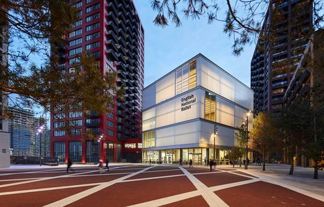 Glenn Howells Architects creates a translucent, lantern-like home for the English National Ballet English National Ballet, City Island, Ballet School, City Of London, Cultural Architecture, Dance School, Concrete Structure, Site Plan, Green Roof