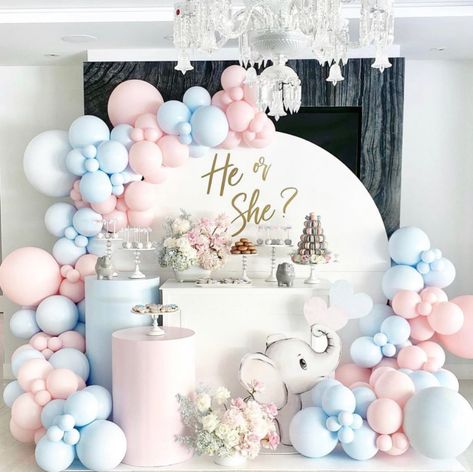 Bizzie Bee Creations Surprise Gender Reveal, Royal Prince Birthday Party, Gender Reveal Candy, Baby Shower Gender Reveal Cake, Gender Reveal Baby Shower Themes, Baby Shower Planner, Baby Gender Reveal Party Decorations, Gender Reveal Party Theme, Idee Babyshower