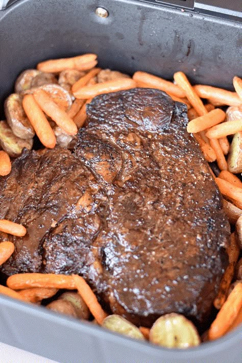 Air Fryer Chuck Roast What Can You Make With Chuck Roast, Chuck Roast Air Fryer Recipe, Air Fryer Chuck Roast, Roast Air Fryer, Beef Shoulder Roast, Roast With Potatoes And Carrots, Roasted Potatoes And Carrots, Chuck Roast Recipes, Beef Main Dishes