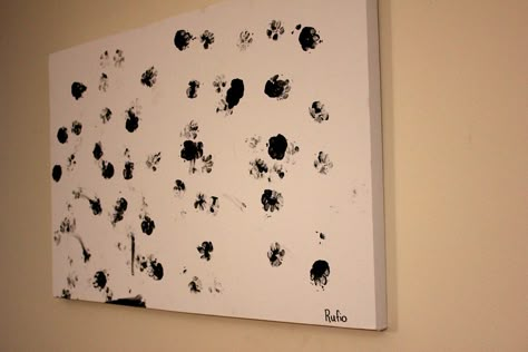 Diy Dog Art, Paw Print Art, Paw Painting, Dog Room, Dog Rooms, Dog Crafts, Dog Ideas, Dog Paw Print, Outdoor Dog