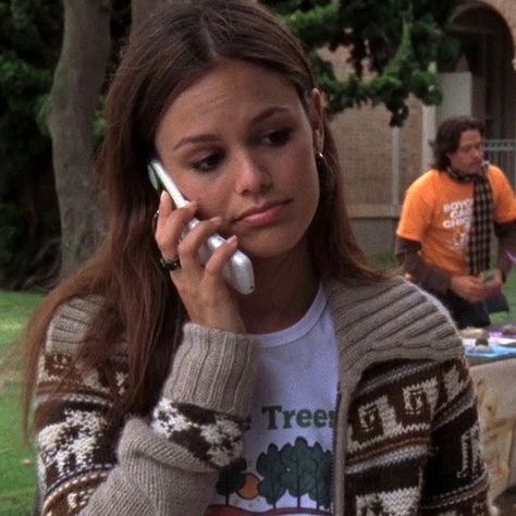 that’s hot! 👛💋 on Instagram: “summer roberts the activist is so underrated” Summer The Oc, Summer Roberts, Oc California, Marissa Cooper, Tv Icon, Rachel Bilson, The Oc, Instagram Summer