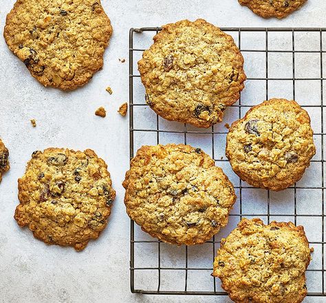 Fruity flapjack cookies Golden Syrup Flapjacks, Fruity Flapjacks, Flap Jacks, Fruity Cookies, Toasted Oats, Dried Fruit Mix, Bbc Good Food, Recipe Sweet, Coconut Macaroons