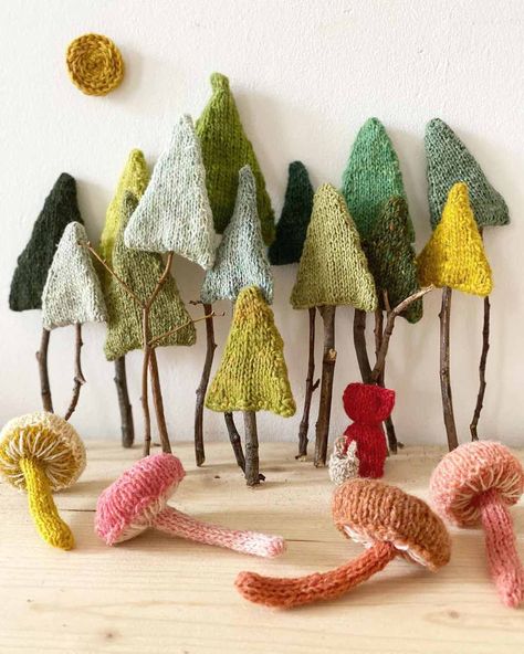 Knit Plants, Cottage Knitting, Miniature Knitting, Mushroom Crafts, Express Love, I Am Loving, November 23, My Desk, Into The Woods