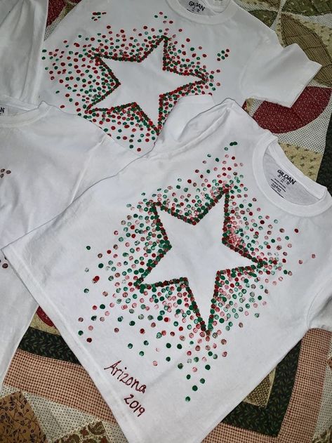 Puffy Paint Shirts Designs, Decorated T Shirts Ideas, Decorate Shirts Ideas, Decorate T Shirts Ideas, Diy Fabric Marker Shirt Design, Puffy Paint Tshirt Ideas, Diy Tshirt Drawing Ideas, Fabric Paint Shirt Ideas Easy Diy, Easy T Shirt Painting Ideas