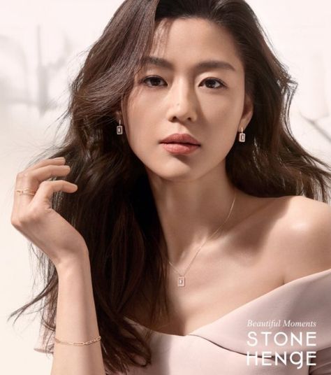 Jun ji hyun 2019 Jun Ji Hyun Hair, Jun Ji Hyun Fashion, Kim Tae Hee, Jun Ji Hyun, Old Faces, Ji Hyun, Famous Singers, Korean Artist, Korean Actresses