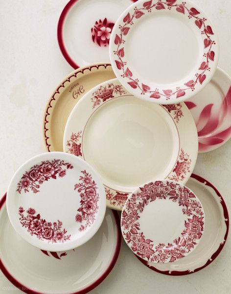 Elegant Tablescapes, Beautiful Dinnerware, Red Things, Sammy Hagar, Ett Hem, Red Plates, Pretty Dishes, Red Cottage, Pretty Plates