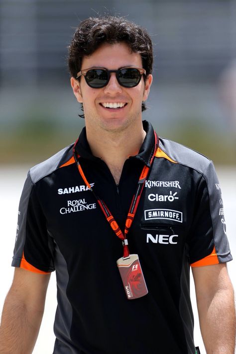 In the Paddock w/Sergio Perez at the 2015 #F1 Bahrain Grand Prix F1 Bahrain, Gp Mexico, Polo T Shirt Design, Everyday Outfits Summer, Minimal Shirt Design, Cycling Jersey Design, Streetwear Fashion Outfits, Corporate Shirts, Bahrain Grand Prix