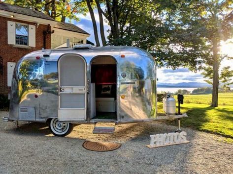 Airstream Photobooth Airstream Photobooth, Airstream Caravel, Airstream Remodel, Remodel Ideas, Glamping, Photo Booth, Planets, Photography