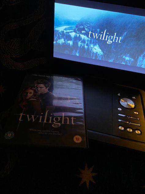 Dvd Player Aesthetic, Dvd Aesthetic, Knowledge Aesthetic, Title Screen, Physical Media, Portable Dvd Player, Random Aesthetic, Living Forever, Twilight Saga