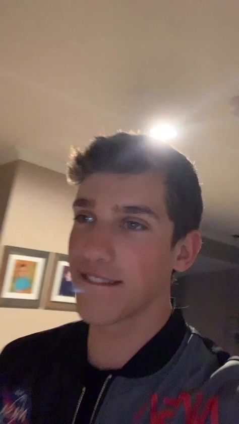 #vent Hashtag Videos on TikTok Jake Sherman Tiktok Videos, Funny Tiktok Videos Hilarious, Really Funny Tiktok Videos, Jake Sherman, Tiktok Videos Funny, Funny Tiktok, Funny Tiktoks, Crazy Funny Memes, Funny Dog Videos